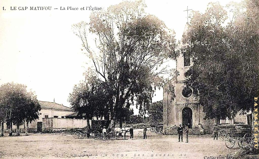 Cap-Matifou - Place et Eglise.jpg